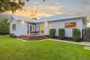 2 Celia Street, Redcliffs