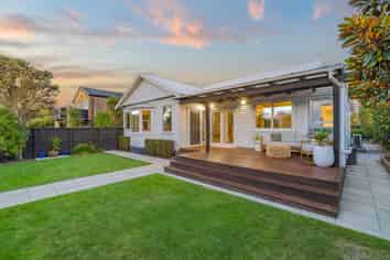 2 Celia Street, Redcliffs