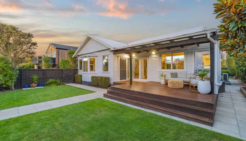 2 Celia Street, Redcliffs