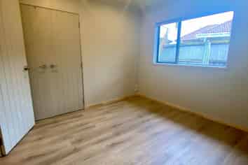 22 Salford Crescent, Flat Bush