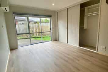 22 Salford Crescent, Flat Bush