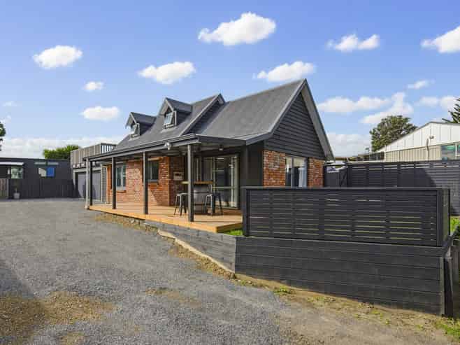 10 Arataki Grove, Waitarere Beach