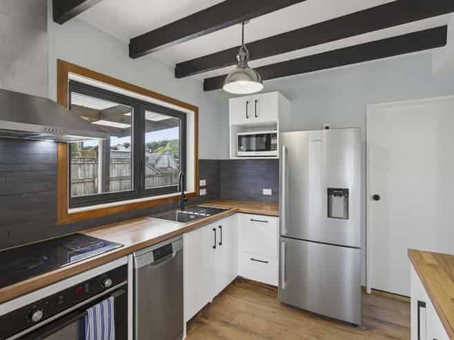 10 Arataki Grove, Waitarere Beach