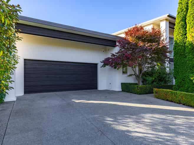 8 Covent Gardens, Springlands