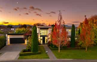 8 Covent Gardens, Springlands