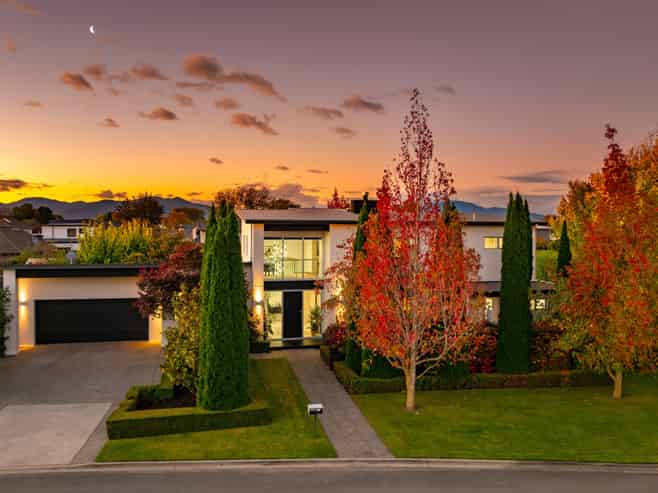 8 Covent Gardens, Springlands