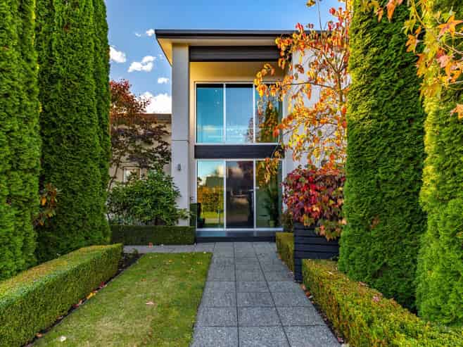 8 Covent Gardens, Springlands