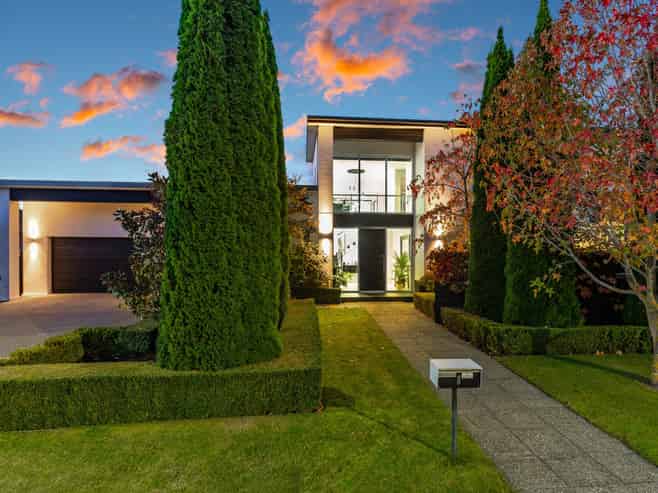 8 Covent Gardens, Springlands