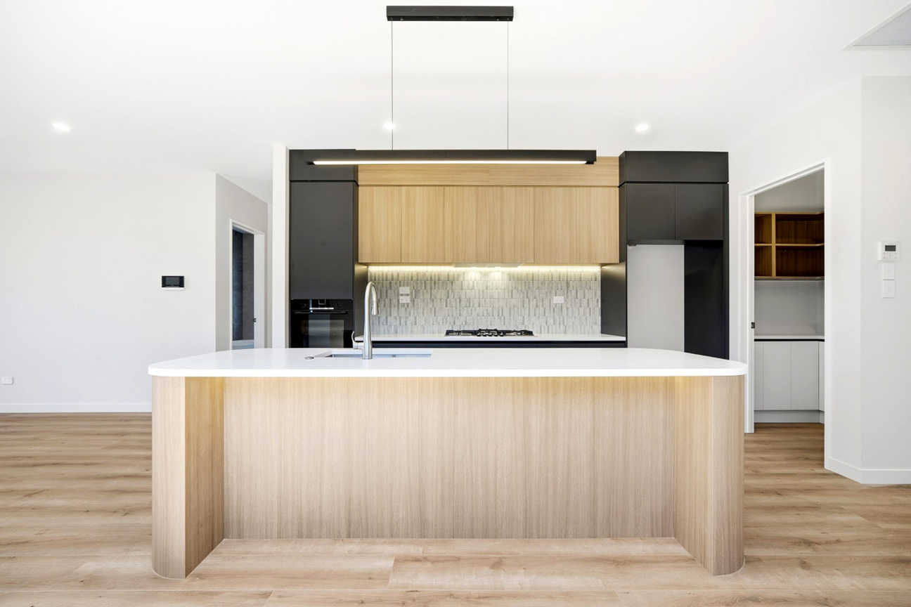 Stylish New Family Home with Outdoor Sanctuary - Więcej