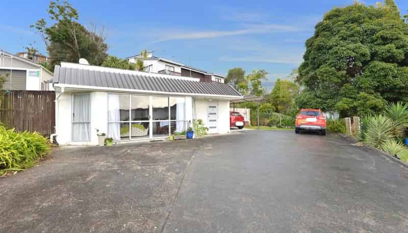 8B Mountain Road, Morningside