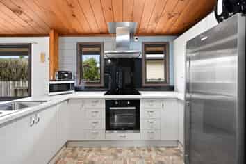 77 Ross Street, Pirongia