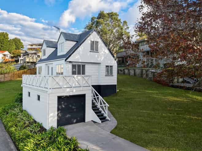 18 Tesla Place, Totara Vale