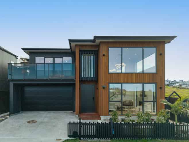 12 Streamview Way, Long Bay