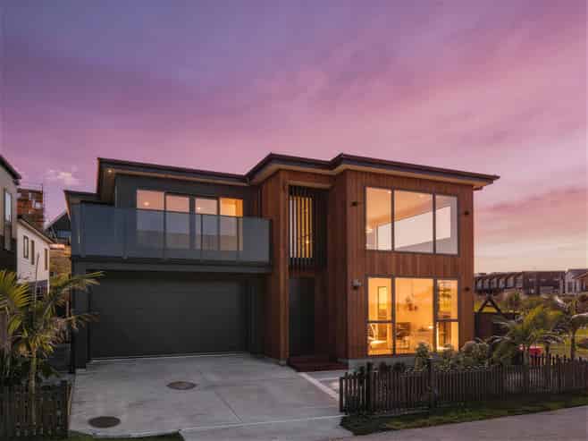 12 Streamview Way, Long Bay