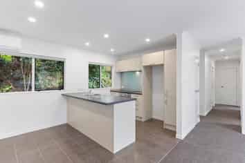 34C Colonial Road, Birkenhead