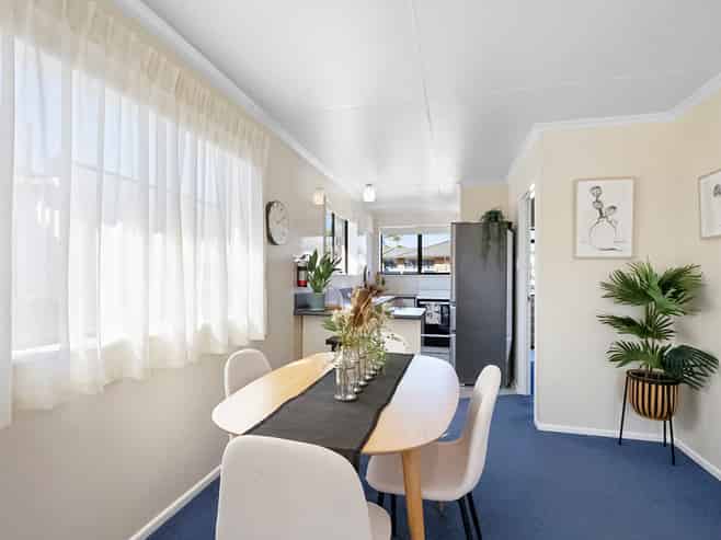 19a Karamu Street, Strandon