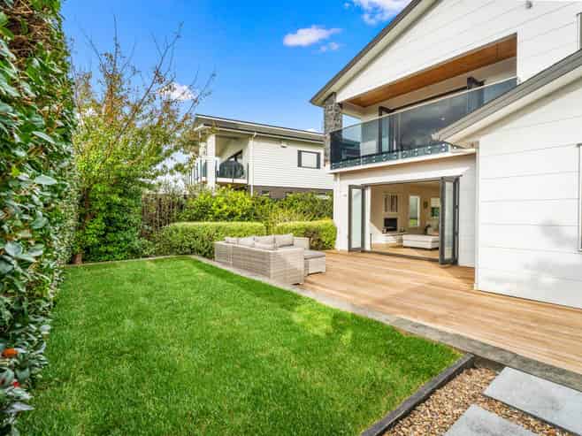 84  Intrepid Crescent, Beachlands