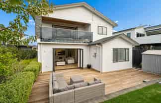 84  Intrepid Crescent, Beachlands