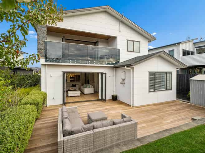 84  Intrepid Crescent, Beachlands