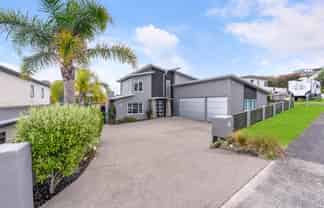 8 Aldon Lane, The Gardens