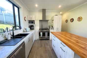 34 Theodore Street, Bluff