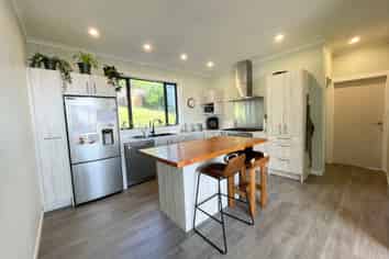 34 Theodore Street, Bluff