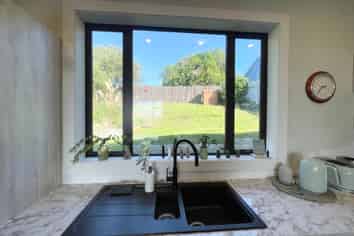 34 Theodore Street, Bluff