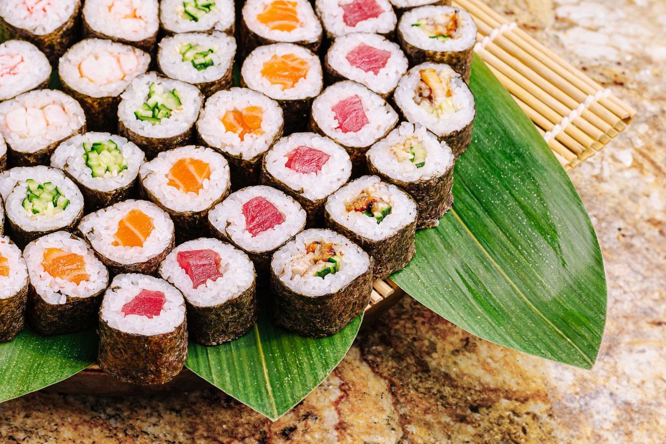 Modern Sushi in Busy Commercial Precinct - Vista 3