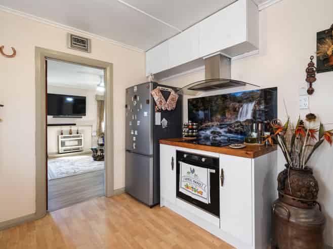 6 Milne Street, Sanson