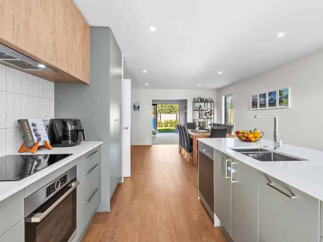 97 Burdon Loop, Lake Hawea