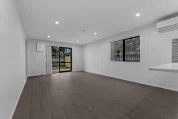 37D Clarkson Crescent, Otara