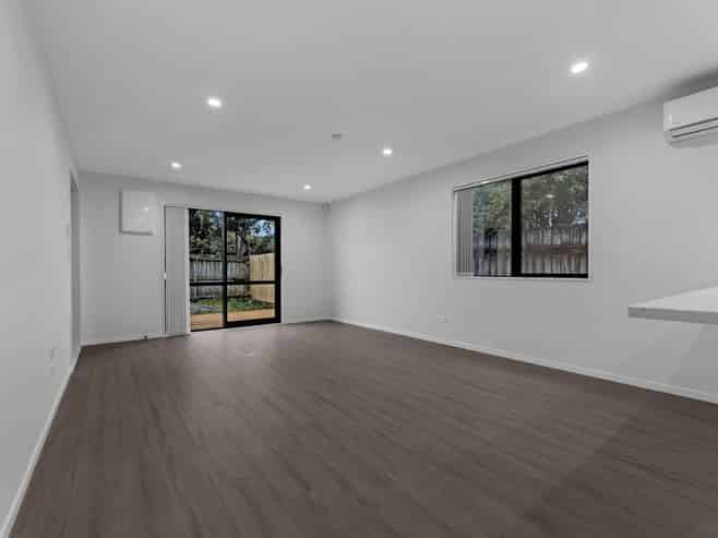 37D Clarkson Crescent, Otara