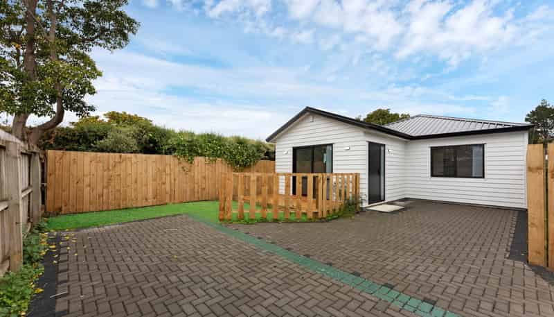 37D Clarkson Crescent, Otara