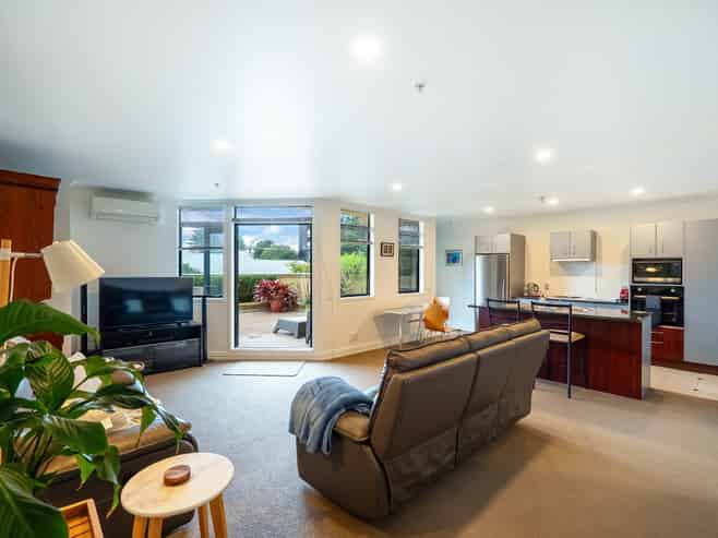 1H/9 Bute Road, Browns Bay