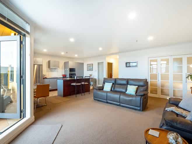 1H/9 Bute Road, Browns Bay