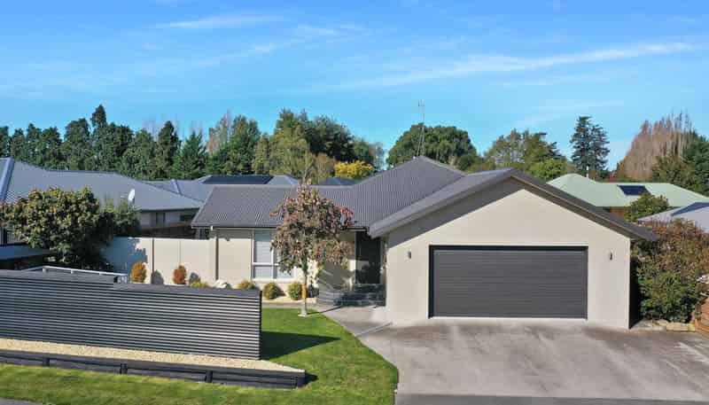 16 Geoff Geering Drive, Netherby