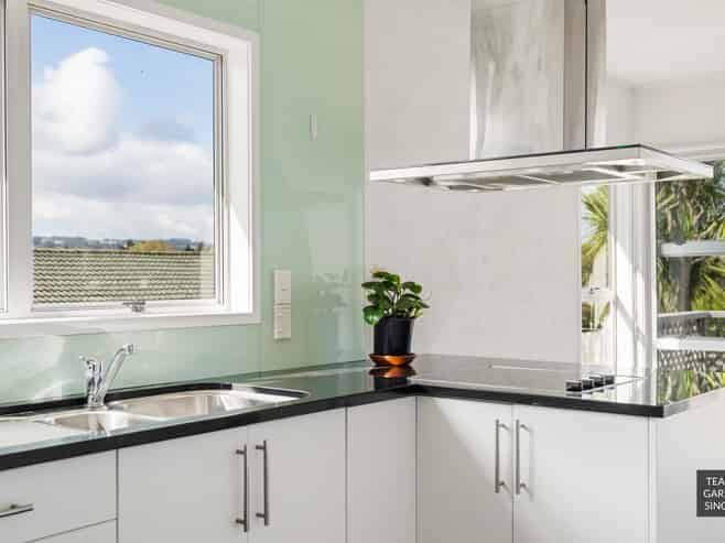 10 Leatham Crescent, Opaheke