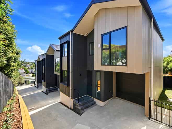 584E Beach Road, Rothesay Bay