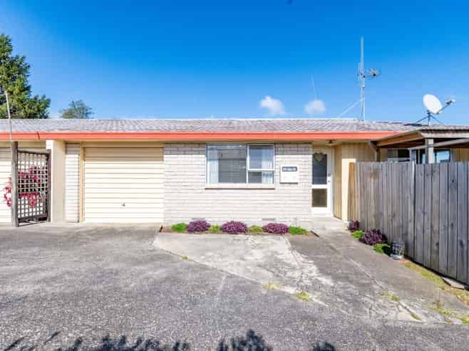 8 Leslie Place, Deanwell