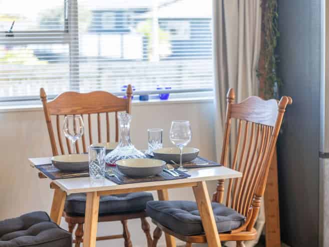 8 Leslie Place, Deanwell