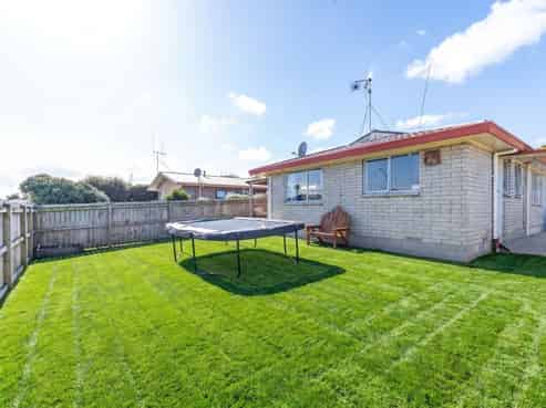 8A Leslie Place, Deanwell