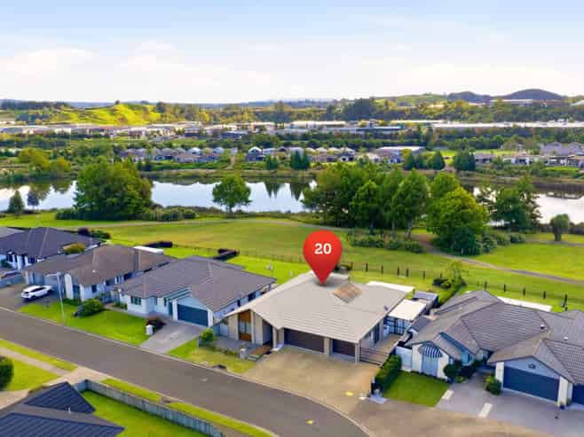 20 North Bay Road, Pyes Pa