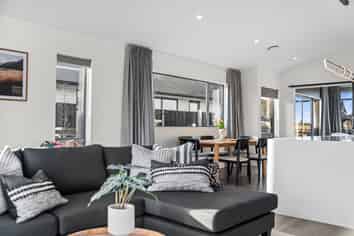 6 Strowan Ave, Elgin