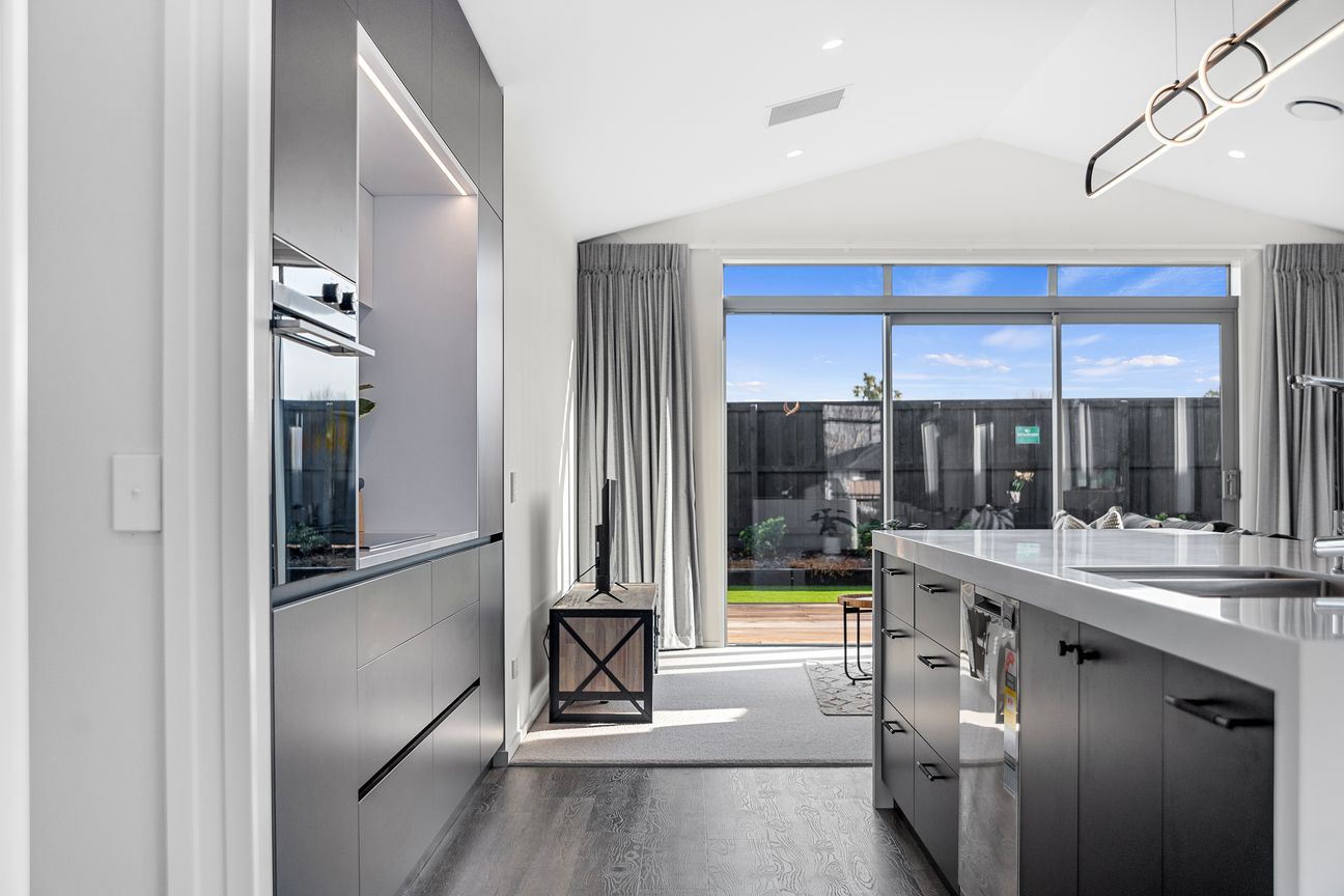 Award Winning Jennian Display Home For Sale - Więcej