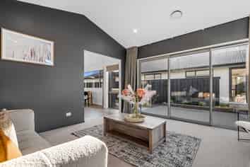 6 Strowan Ave, Elgin