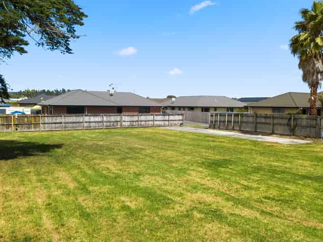 12 Aitkenhead Court, Parakai, Helensville