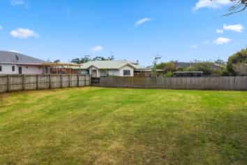 12 Aitkenhead Court, Parakai, Helensville