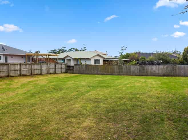 12 Aitkenhead Court, Parakai, Helensville