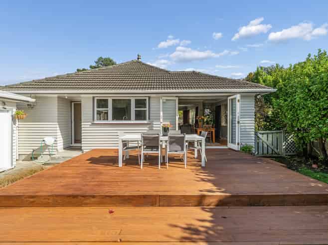 13 Deller Grove, Silverstream