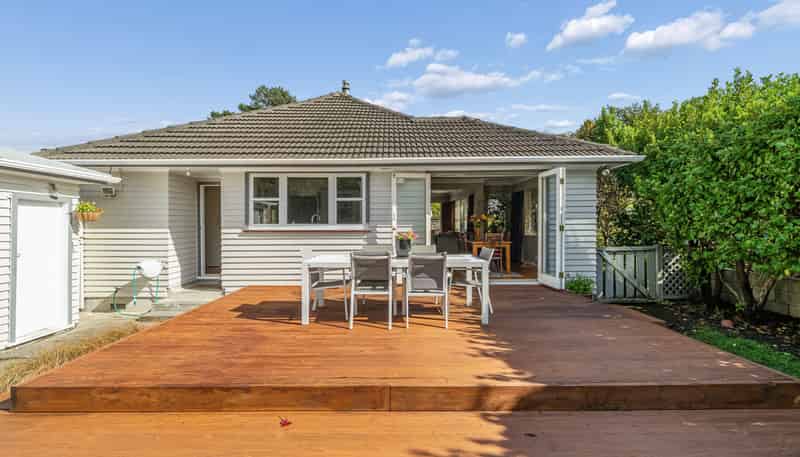 13 Deller Grove, Silverstream